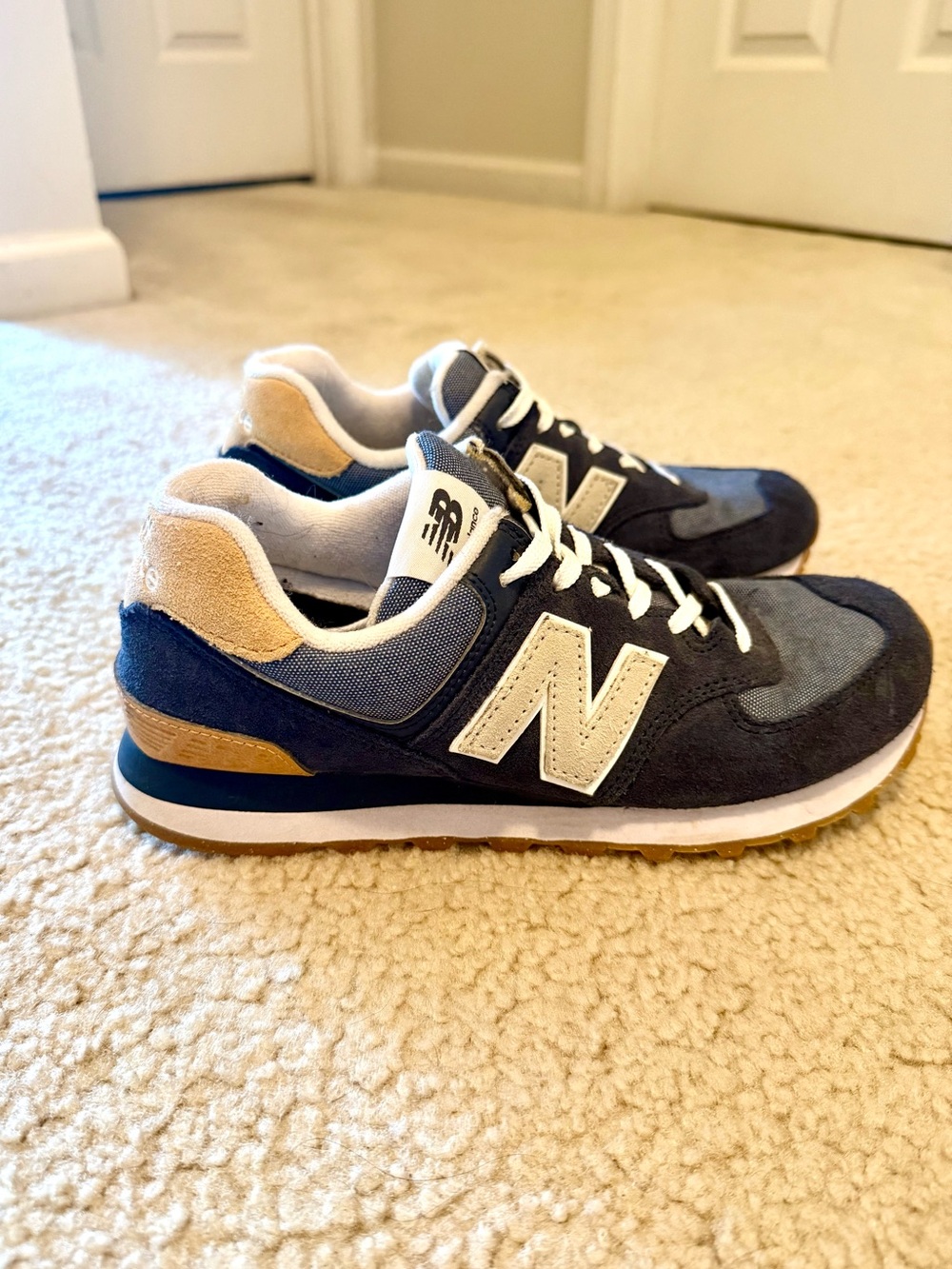 New Balance Women’s Navy 574 Sneaker